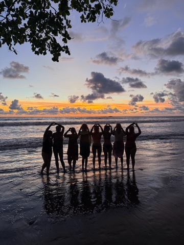 Un groupe en voyage à Uvita, au Costa Rica