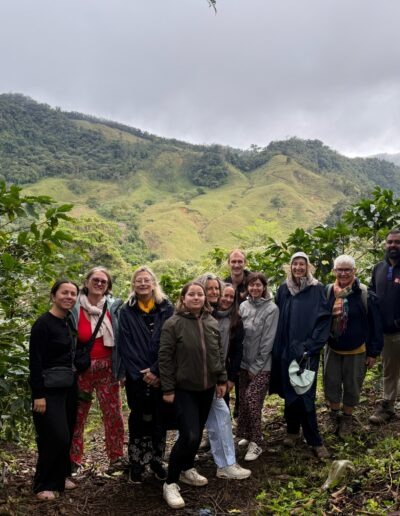 Un groupe visitant une plantation de café pendant un séjour au Costa Rica