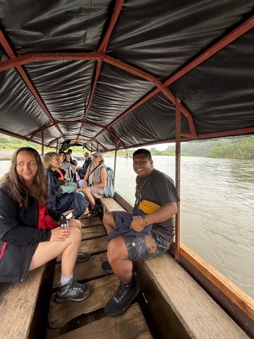 un groupe en bateau à Talamanca au Costa Rica