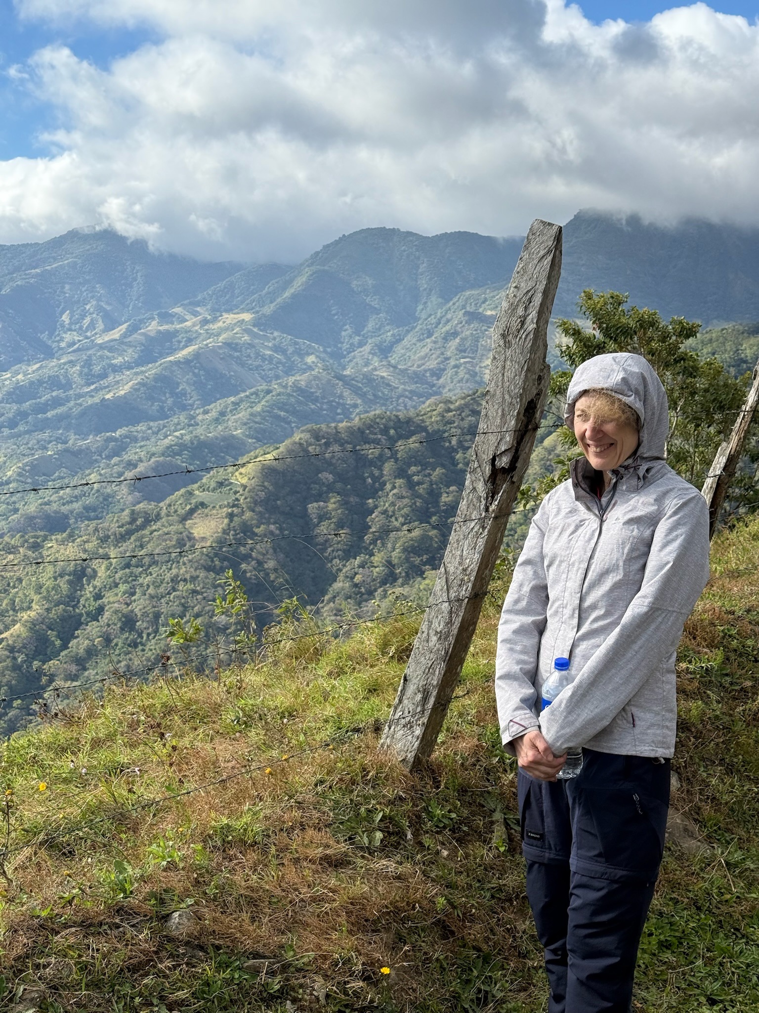 Une voyageuse heureuse au Costa Rica