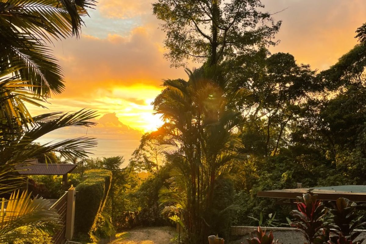 Uvita point de vue d'un soleil couchant à Uvita, Costa Rica