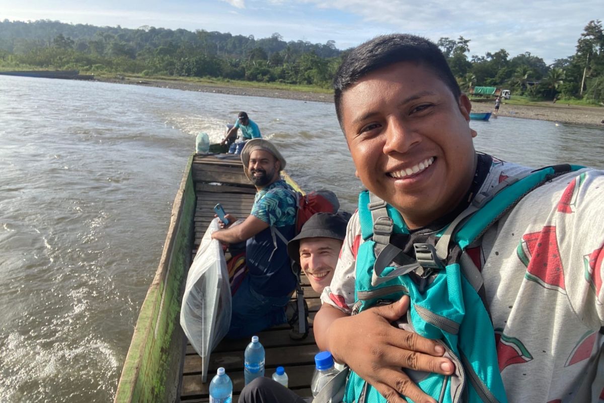 gamita et nous Tristan et Daniel, guides au Costa Rica avec Gamita, guide Bribri